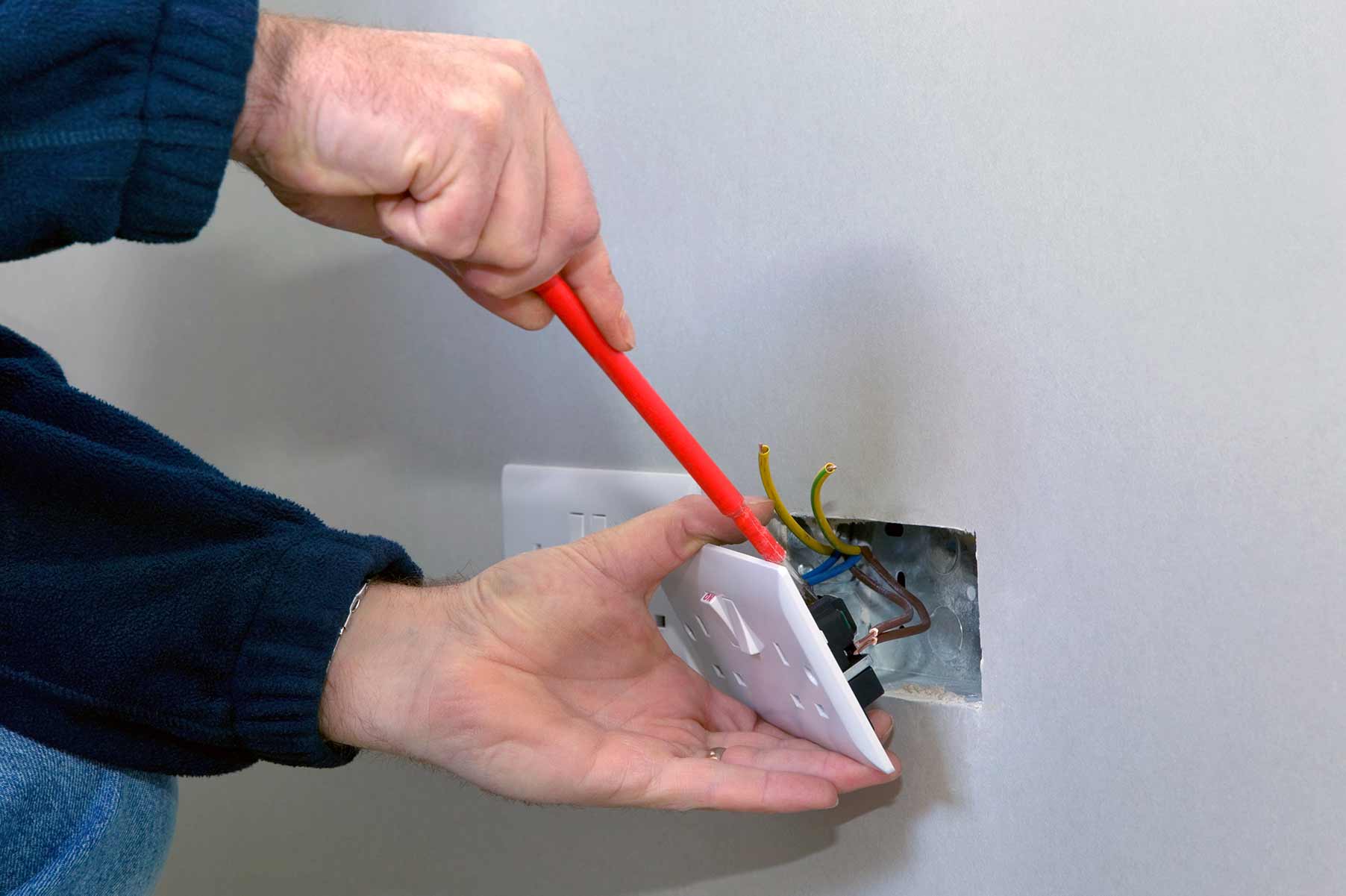 Our electricians can install plug sockets for domestic and commercial proeprties in Hebden Bridge and the local area. 